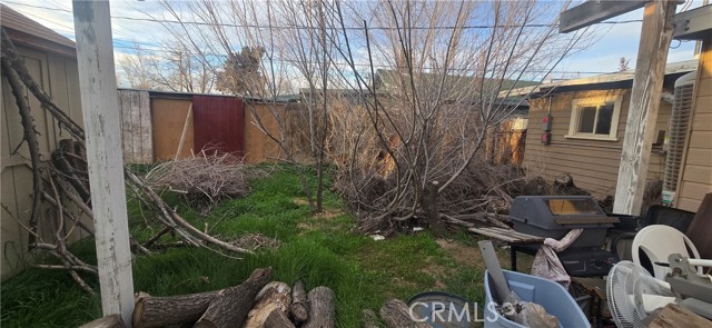 Detail Gallery Image 8 of 9 For 44627 Beech, Lancaster,  CA 93534 - 3 Beds | 1 Baths