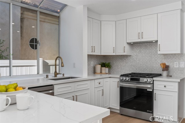 32 Comiso, Irvine CA: https://media.crmls.org/medias/4cf4f753-63b2-4ddb-b549-e2bca7601c47.jpg