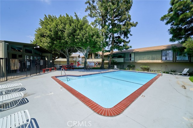 832 Coriander Drive, Torrance CA: https://media.crmls.org/medias/4cf64fff-2eeb-4a09-90a7-5c67d6a5265a.jpg