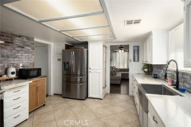 Detail Gallery Image 9 of 25 For 40283 40283 Road 40, Dinuba,  CA 93618 - 3 Beds | 1 Baths