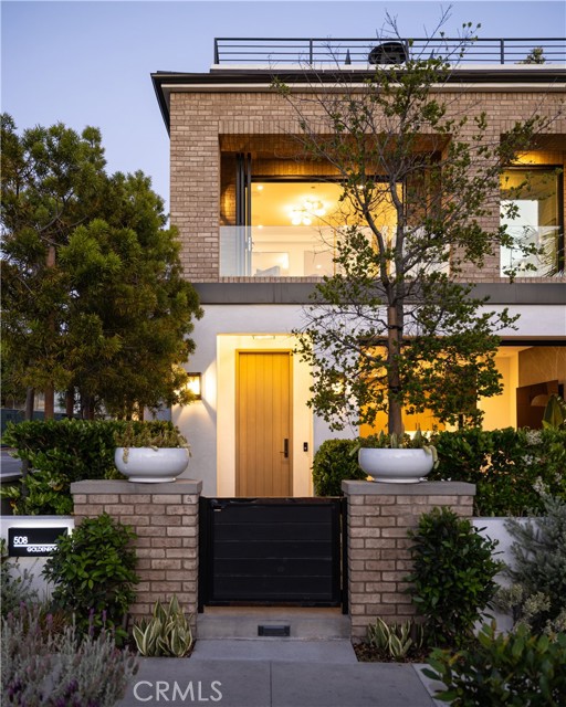 508 Goldenrod Avenue, Corona del Mar CA: https://media.crmls.org/medias/4cf74d98-0002-4e14-8c3b-4908e3817f5a.jpg