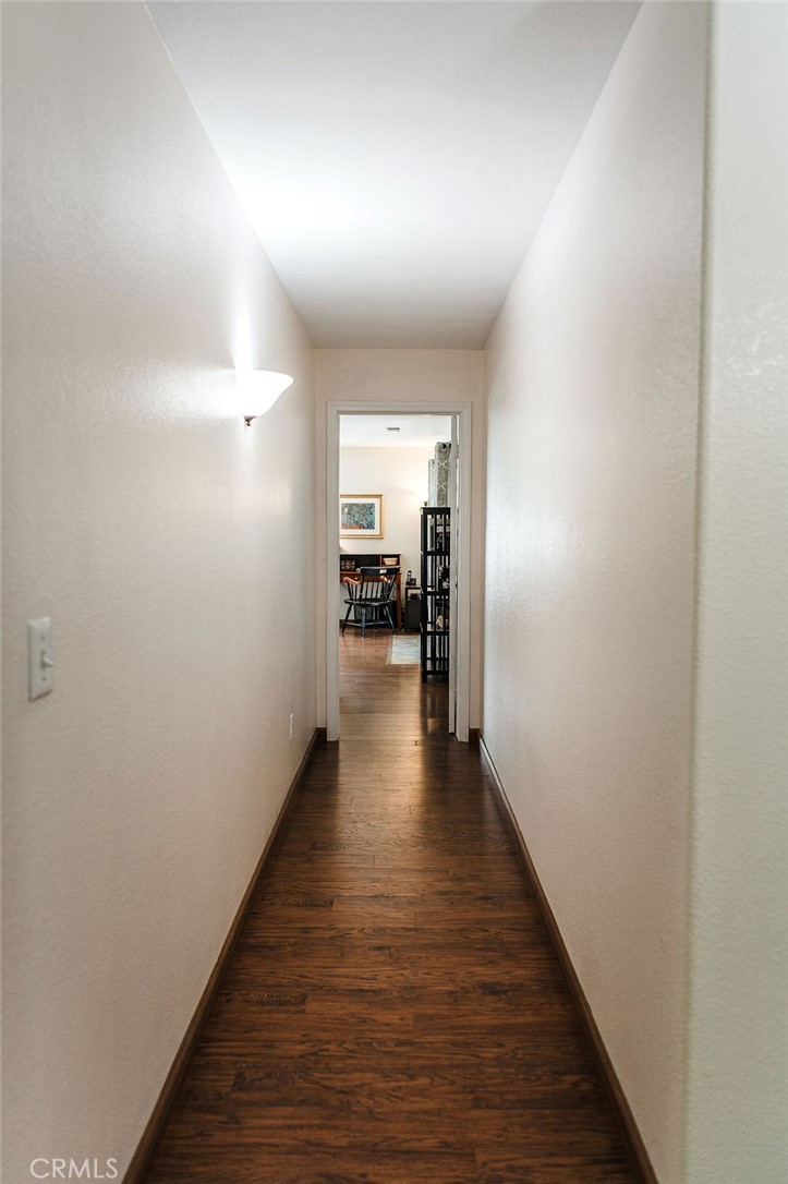 https://media.crmls.org/medias/4cf8de9c-7b4c-48dc-9e81-750fec5959bc.jpg?preset=X-Large