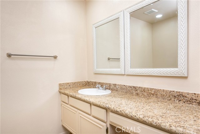 Detail Gallery Image 10 of 18 For 26922 Flo, Canyon Country,  CA 91351 - 2 Beds | 2 Baths