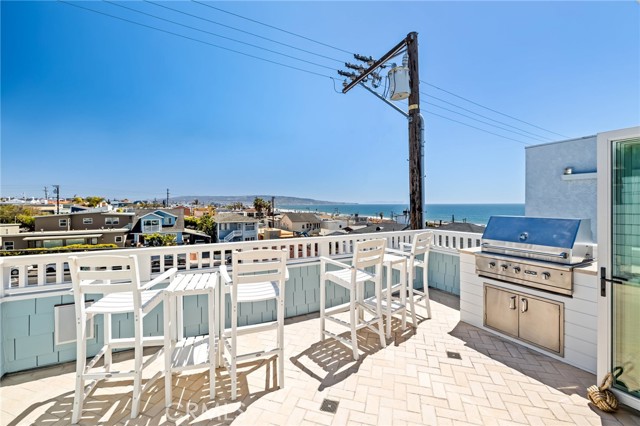 3225 Highland Avenue, Hermosa Beach, California 90254, 4 Bedrooms Bedrooms, ,3 BathroomsBathrooms,Residential,Sold,Highland,SB21160501