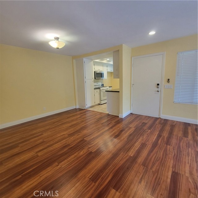 Detail Gallery Image 3 of 13 For 116 Clearbrook #5,  Irvine,  CA 92614 - 2 Beds | 2 Baths