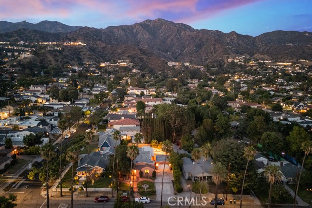 610 S Bel Aire Drive, Burbank CA: https://media.crmls.org/medias/4cf9ec8b-d2c0-4dfa-8cd9-70de935ba575.jpg