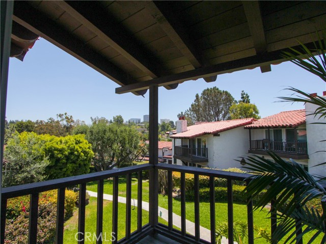 835 Amigos Way, Newport Beach CA: https://media.crmls.org/medias/4cfa4a6c-09e4-4bf2-b521-d15ff6283105.jpg