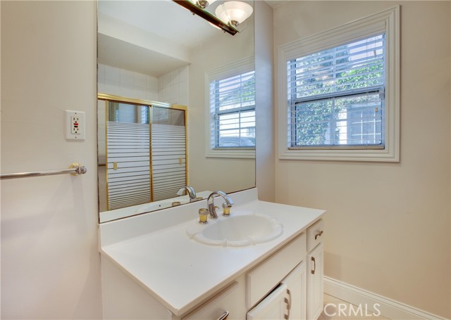 Detail Gallery Image 26 of 39 For 3667 Sawtelle Bld, Los Angeles,  CA 90066 - 5 Beds | 3/1 Baths