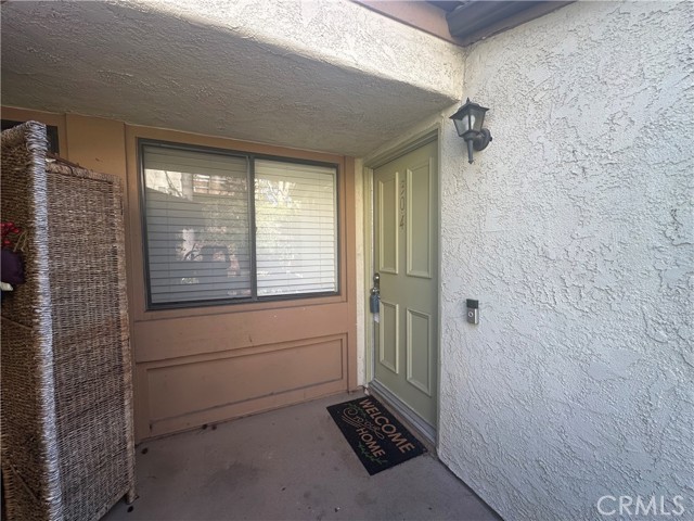 Detail Gallery Image 2 of 14 For 22800 Hilton Head #304,  Diamond Bar,  CA 91765 - 2 Beds | 2 Baths