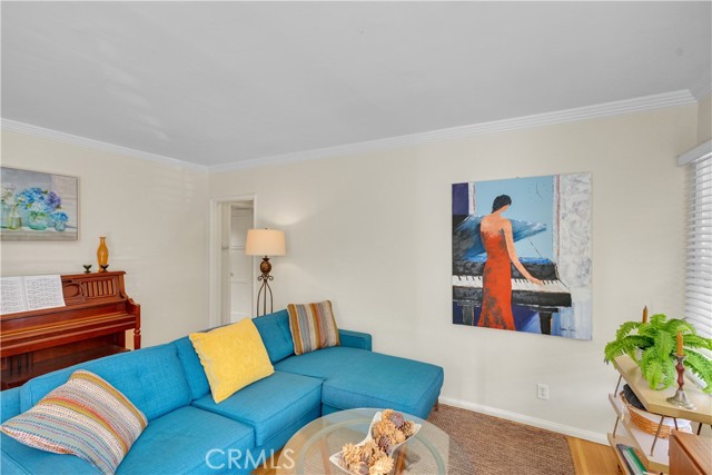 Detail Gallery Image 5 of 32 For 4270 Troost, Studio City,  CA 91604 - 2 Beds | 1 Baths