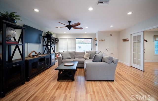 Front Image Thumbnail for CROC26060194