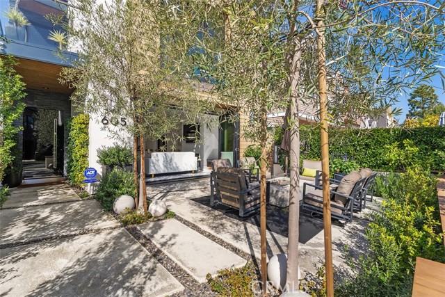 Detail Gallery Image 4 of 60 For 605 Marigold Ave, Corona Del Mar,  CA 92625 - 4 Beds | 5 Baths