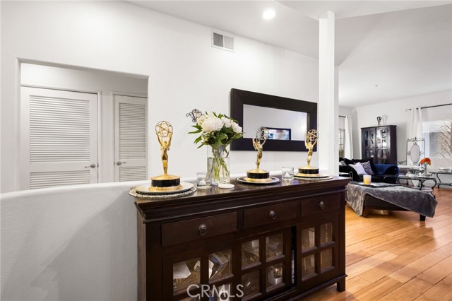 Detail Gallery Image 16 of 66 For 10626 Valley Spring #103,  Toluca Lake,  CA 91602 - 2 Beds | 2 Baths