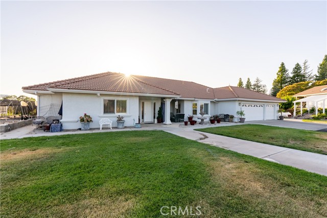 5570 Rancho La Loma Linda Drive, Paso Robles CA: https://media.crmls.org/medias/4cfcd546-b122-4135-bbeb-5852a3938ee6.jpg