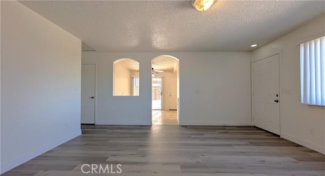 Detail Gallery Image 7 of 23 For 10707 White, Adelanto,  CA 92301 - 3 Beds | 2 Baths