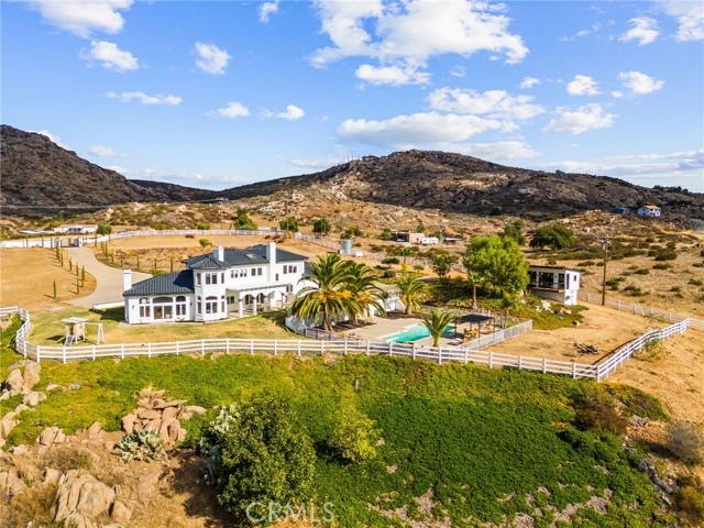 Detail Gallery Image 10 of 55 For 34105 Stage Rd, Temecula,  CA 92591 - 5 Beds | 3/1 Baths