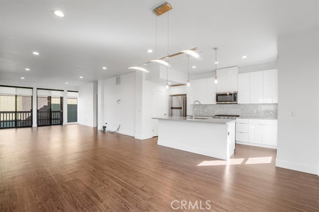 4201 Pennsylvania Avenue, La Crescenta CA: https://media.crmls.org/medias/4cfd759c-7414-4b10-beec-41d4cf3bedc2.jpg