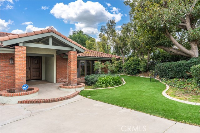 Detail Gallery Image 5 of 75 For 3185 Sonrisa, Corona,  CA 92881 - 7 Beds | 6/1 Baths