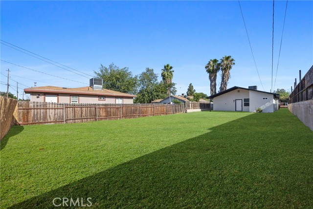 326 Water Street, Bakersfield CA: https://media.crmls.org/medias/4cfda472-8ddf-45ab-b370-17fa55b57aff.jpg