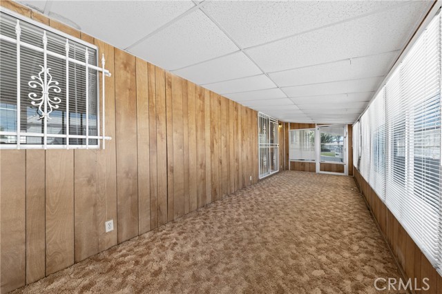 575 S Lyon, Hemet CA: https://media.crmls.org/medias/4cfda5bd-11df-4546-8010-b793251f63d0.jpg