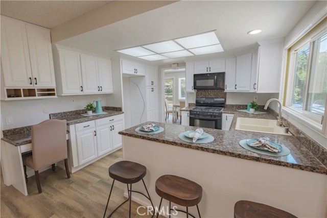 1506 West Sharon Road, Santa Ana CA: https://media.crmls.org/medias/4cfda5be-ee7f-416a-a11e-1d27b8a32c96.jpg