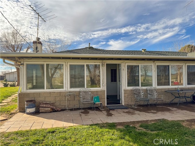 Detail Gallery Image 2 of 34 For 44665 95th, Lancaster,  CA 93535 - 3 Beds | 1 Baths