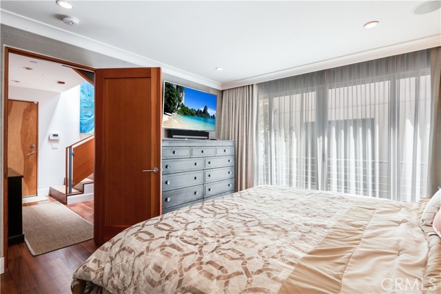 1211 Bayview Drive, Manhattan Beach, California 90266, 4 Bedrooms Bedrooms, ,4 BathroomsBathrooms,Residential,Sold,Bayview,SB21169008