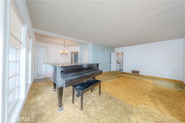 Detail Gallery Image 14 of 47 For 2219 N Flower St, Santa Ana,  CA 92706 - 3 Beds | 1/1 Baths