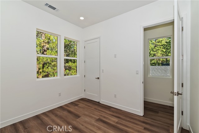 Detail Gallery Image 31 of 50 For 911 Sugarloaf, Big Bear City,  CA 92314 - 3 Beds | 3 Baths