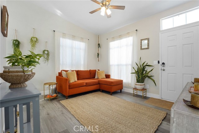 Detail Gallery Image 2 of 25 For 8250 Lankershim Bld #122,  North Hollywood,  CA 91605 - 2 Beds | 2 Baths