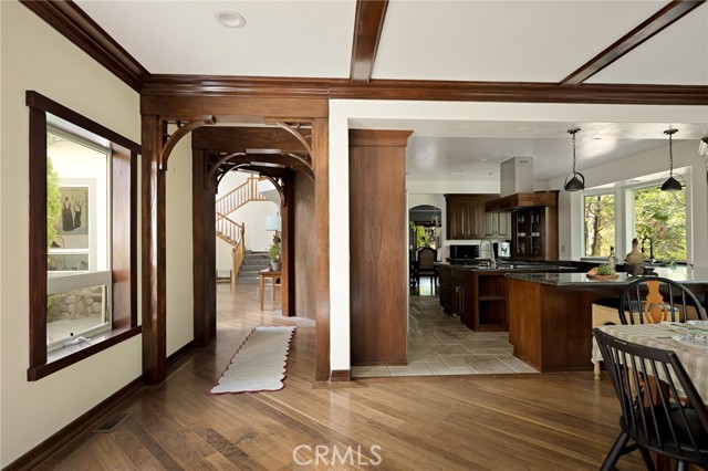 Detail Gallery Image 9 of 30 For 1036 Mallard Dr, Lake Arrowhead,  CA 92352 - 5 Beds | 4/1 Baths