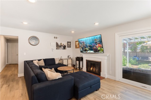 950 N Milford Street, Orange CA: https://media.crmls.org/medias/4cff2ecb-7878-466b-8bfa-d6c20717df24.jpg