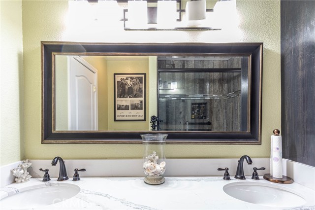Detail Gallery Image 24 of 64 For 9735 Elsinore Rd, Oak Hills,  CA 92344 - 4 Beds | 2/1 Baths
