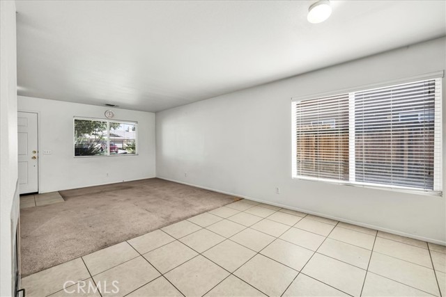 5154 Split Rock Avenue, 29 Palms CA: https://media.crmls.org/medias/4d00d8ce-30a4-4795-82d4-ba73f9ee5c8a.jpg