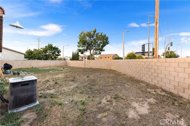 39202 Nicole Drive, Palmdale CA: https://media.crmls.org/medias/4d00fcf1-2a25-452a-b070-87e3c4968b72.jpg