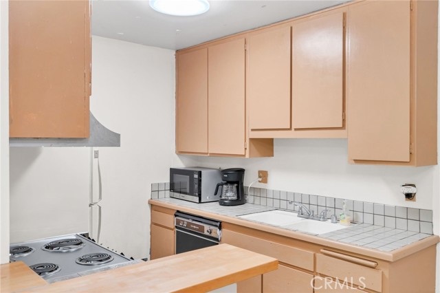 Detail Gallery Image 9 of 53 For 576 N Bellflower Bld #205,  Long Beach,  CA 90814 - 1 Beds | 1 Baths