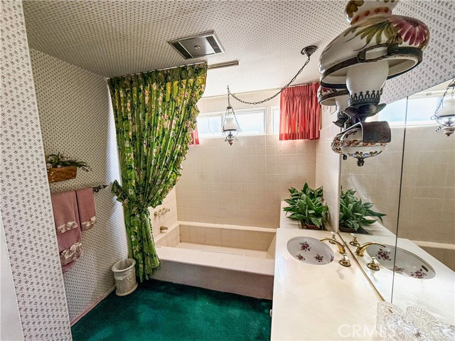 Detail Gallery Image 61 of 71 For 4917 Kelvin Ave, Woodland Hills,  CA 91364 - 6 Beds | 3/1 Baths