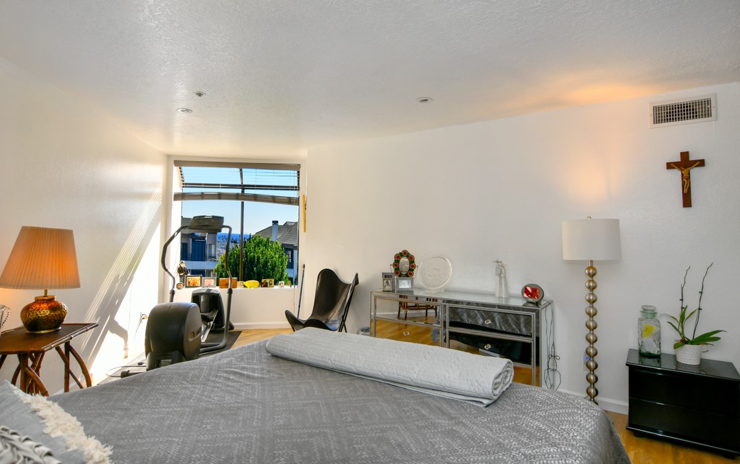 240 Nice Lane, Newport Beach, California 92663, 2 Bedrooms Bedrooms, ,2 BathroomsBathrooms,Residential Purchase,For Sale,Nice,NP21243744