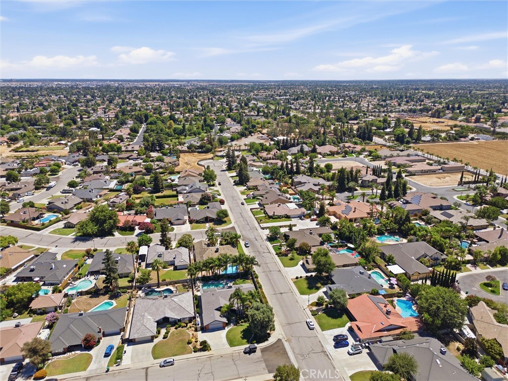 https://media.crmls.org/medias/4d02085e-debc-4399-a54b-2cc3f40f6065.jpg?preset=X-Large