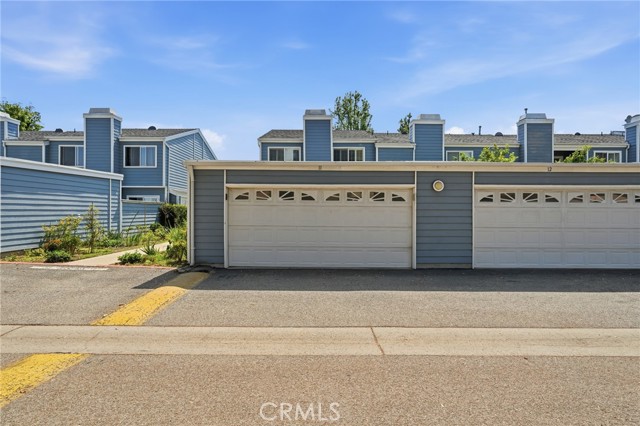 Detail Gallery Image 33 of 37 For 15735 Nordhoff St #11,  North Hills,  CA 91343 - 3 Beds | 3 Baths