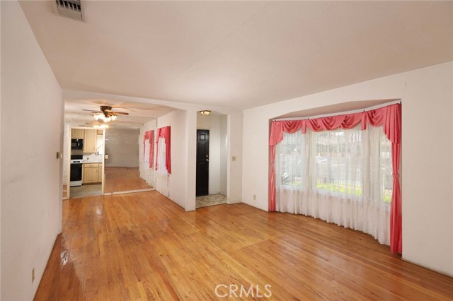 10636 Sable Avenue photo 5
