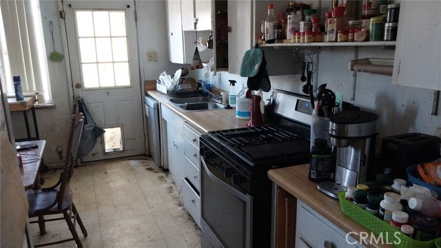 982 E Barnard Street, Blythe CA: https://media.crmls.org/medias/4d0253f1-443b-4586-b8fb-52158cc71626.jpg