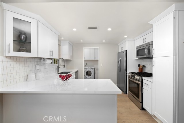 Detail Gallery Image 17 of 55 For 348 N Mountain, Monrovia,  CA 91016 - 4 Beds | 2/1 Baths