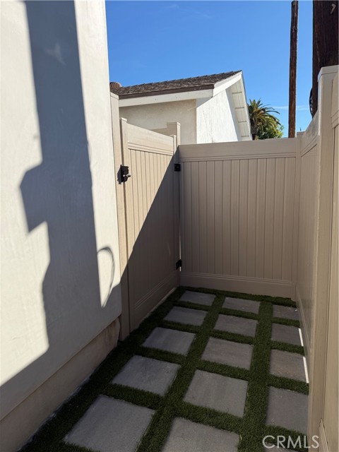 Detail Gallery Image 31 of 33 For 22404 Vanowen St, West Hills,  CA 91307 - 2 Beds | 1/1 Baths