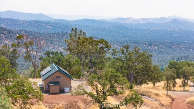 Detail Gallery Image 9 of 66 For 4125 Heavenly Crest Rd, Mariposa,  CA 95338 - 3 Beds | 3 Baths