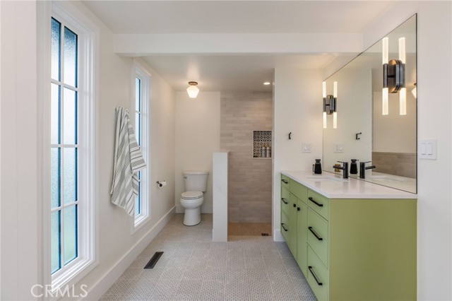 Image 26 of 42 For 3007 Harbor View