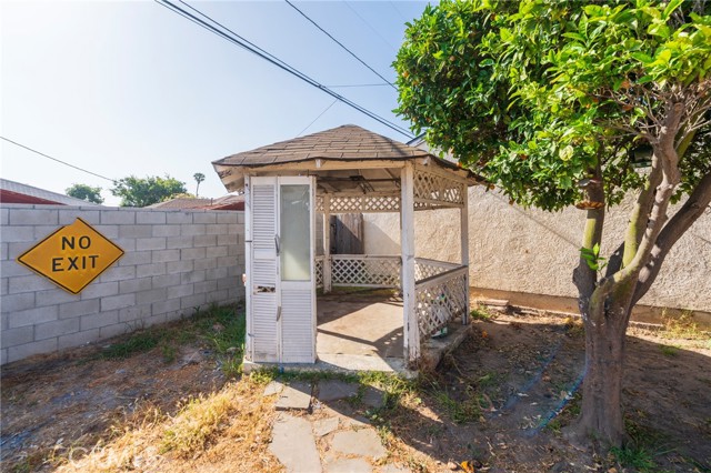 22428 Neptune Avenue, Carson CA: https://media.crmls.org/medias/4d04e6b6-91e5-4cc6-a68c-57411275cc18.jpg
