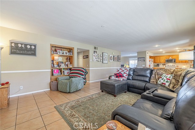 Detail Gallery Image 15 of 62 For 45620 17th, Lancaster,  CA 93534 - 4 Beds | 3 Baths