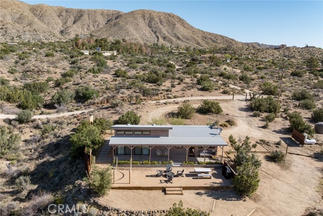 48575 Paradise Avenue, Morongo Valley CA: https://media.crmls.org/medias/4d05f912-c9fa-4dfa-b51e-3c7e9064b851.jpg