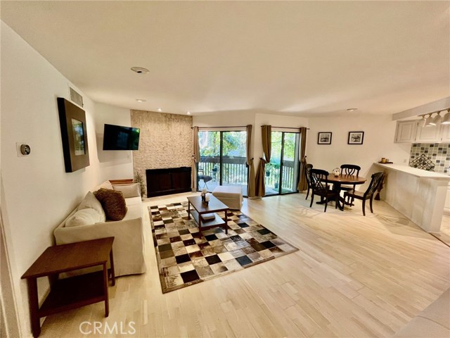 Detail Gallery Image 6 of 27 For 950 N Kings Rd #245,  West Hollywood,  CA 90069 - 1 Beds | 1 Baths